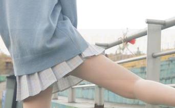 梦丝女神 - 小除夕的废墟印记：白鞋套图的柔软思绪