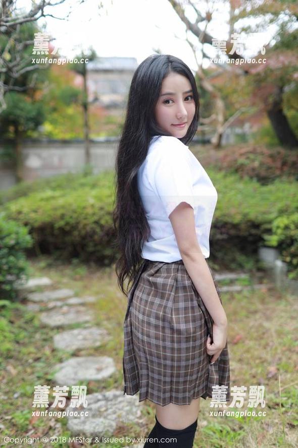 模范学院 - 唐琪儿il的黑白：当照片抛弃了色彩，玩起了情绪游戏