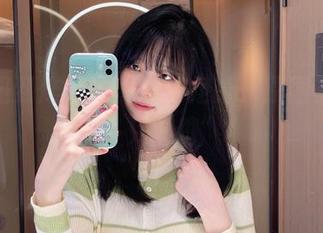 当你见到炸酱沐沐的裸足时，原图其实也是一只“脚”！