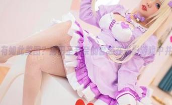 怎么会有如此美图？猫田圣奈奈的套装在光影游戏中并不害羞