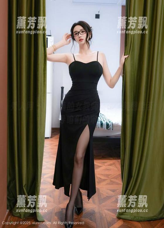 秀人网 - 周大萌的女教师系列，美图能否辅导咱们的审美？