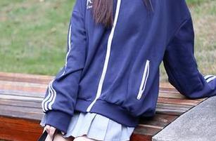 秀人网 - 小魔女奈奈套装图包的分享，准备好接受来自友情的小批判了吗？