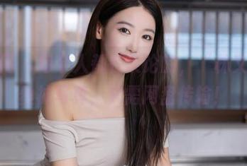 秀人网 - 每个人都在谈论的，“林文文”丝袜写真，只需网盘传输！