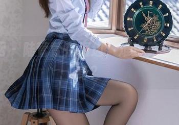 秀人网 - 陆萱萱在海边，难道美图也能湿身？