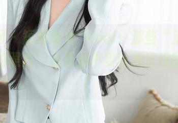秀人网 - 短裙与龙籹cool：那些“别有洞天”的照片，点开后不要说我没提醒你哦！