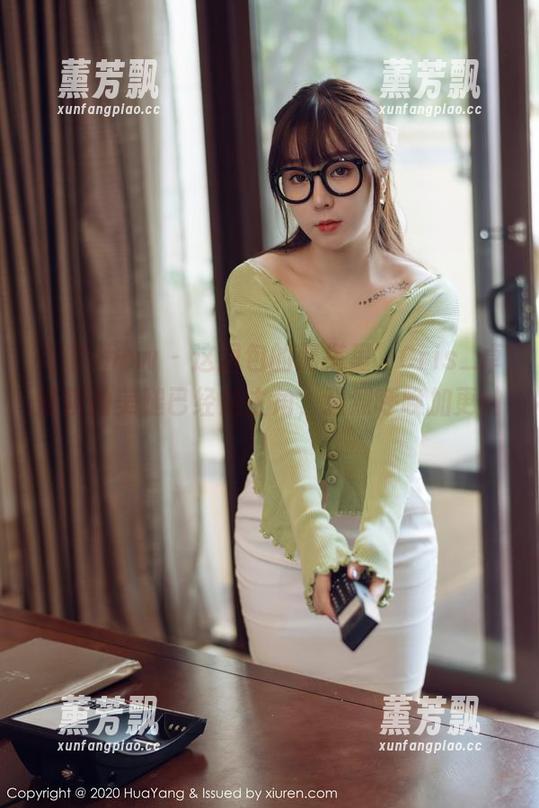花漾show-Cris_卓娅祺 花漾show - 这图包的配搭里,Cris_卓娅祺的美腿已经是主角,强烈呼唤加更呐!
