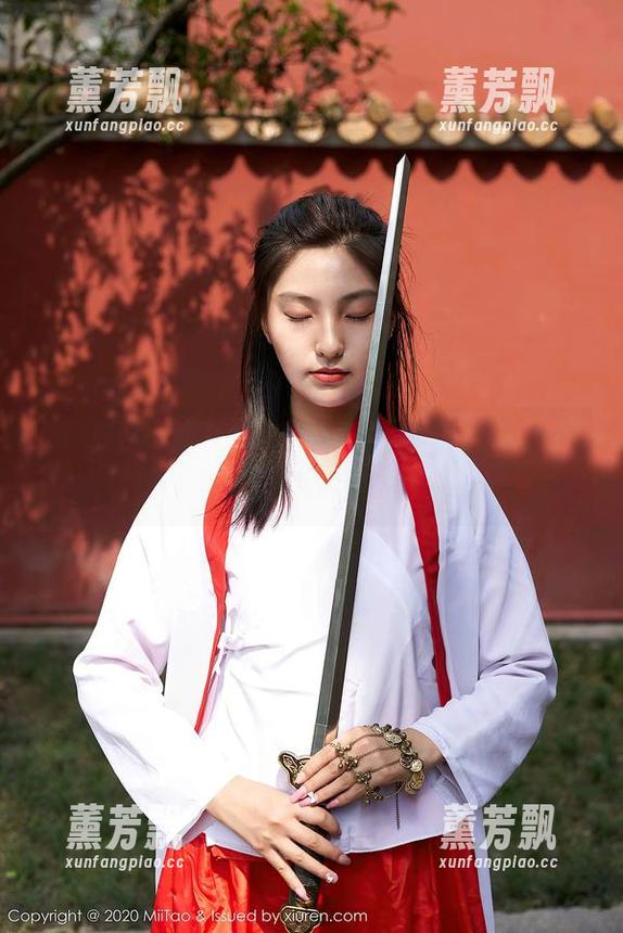 蜜桃社 - 梦乃Mandy的反叛：用短裤拯救整个夏天的美图大作战！