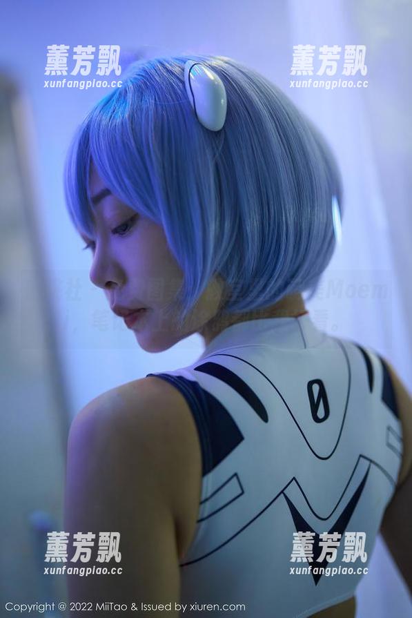 蜜桃社 - 免费图集：教室里的萌美Moemi，笔记本上的涂鸦都比我好看。