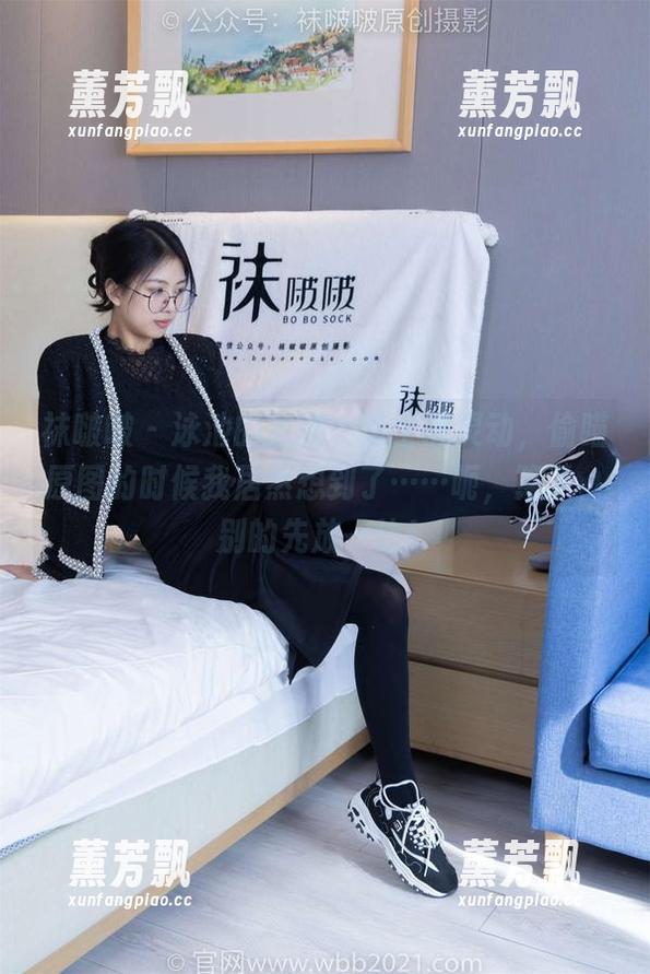 袜啵啵 - 泳池的透彻、芝士的灵动，偷瞄原图的时候我居然想到了……呃，算了，别的先放一边！