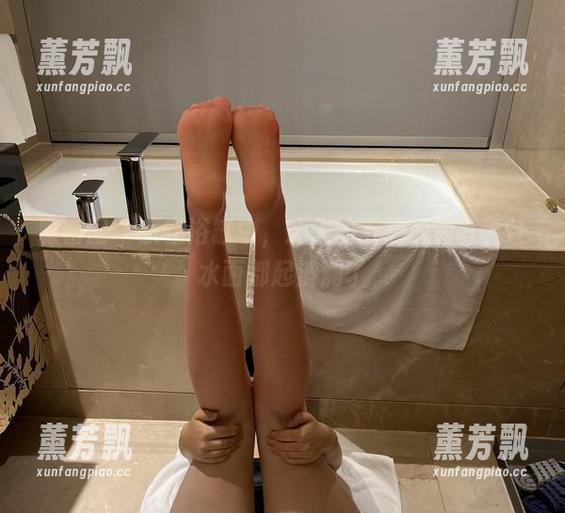 微密圈 - 乐在浴缸中，迷人的五姨太的写真让水面都起波澜了