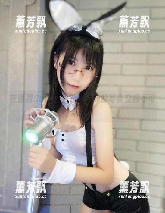 在逐月Su的镜头下，妹妹的写真变得不可思议！