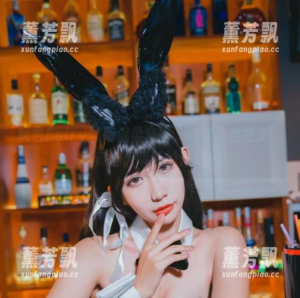 阮邑Fairy最新温柔套图，这次不止是美，还有让人喷饭的乐趣！