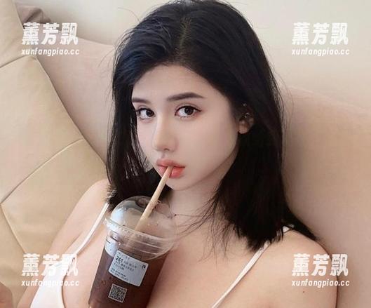 微密圈 - 无圣光下，阿色的红色内衣给我带来一种说不清的期待。