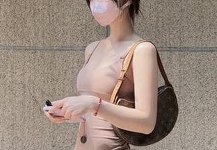 微密圈 - 陈妮妮UNI“死库水”背后，高清图册带来的泳衣潮流反思，让我动心不已又产生了些疑问。