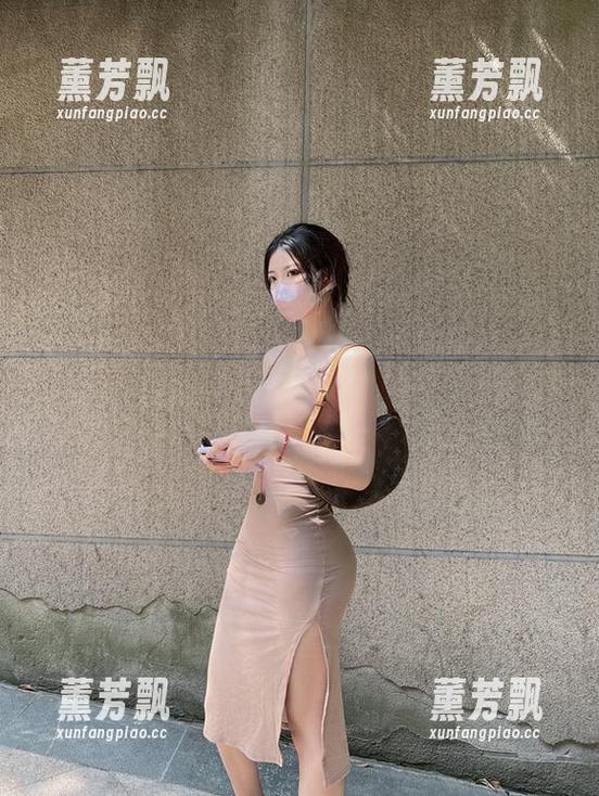 微密圈 - 陈妮妮UNI“死库水”背后，高清图册带来的泳衣潮流反思，让我动心不已又产生了些疑问。