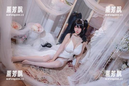 当美腿与美图邂逅，陌陌咕咕咕的作品究竟释放了怎样的能量？