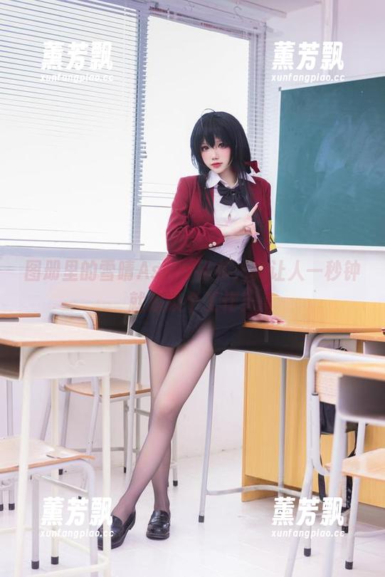 图册里的雪晴Astra秘书，真让人一秒钟就想换个工作！
