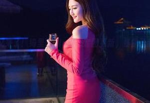 青豆客 - 又来了！绮里嘉Ula甜心套图更新，暴露了我的小心心！