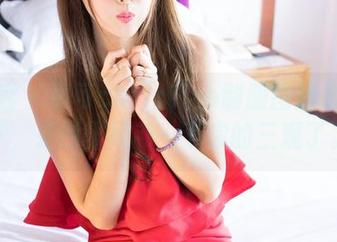 青豆客 - 黄可christine制服图册最新出炉，是时候刷新一下你的三观了。